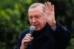 Erdogan appelle la Turquie « à l’unité » après sa victoire à la présidentielle