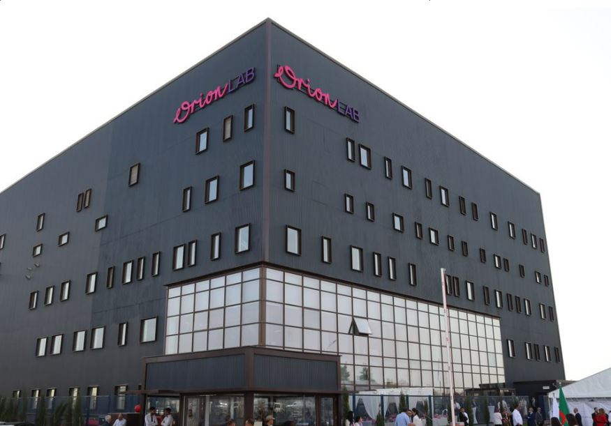 Orion Lab met en lumière son savoir-faire pharmaceutique à la FIA 2025 ...