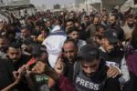 À Gaza, l’émotion aux funérailles des journalistes d’Al Jazeera tués par une frappe « ciblée » d’Israël