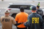 Arnaques sentimentales : le FBI arrête trois Ghanéens et les extrade vers les États-Unis